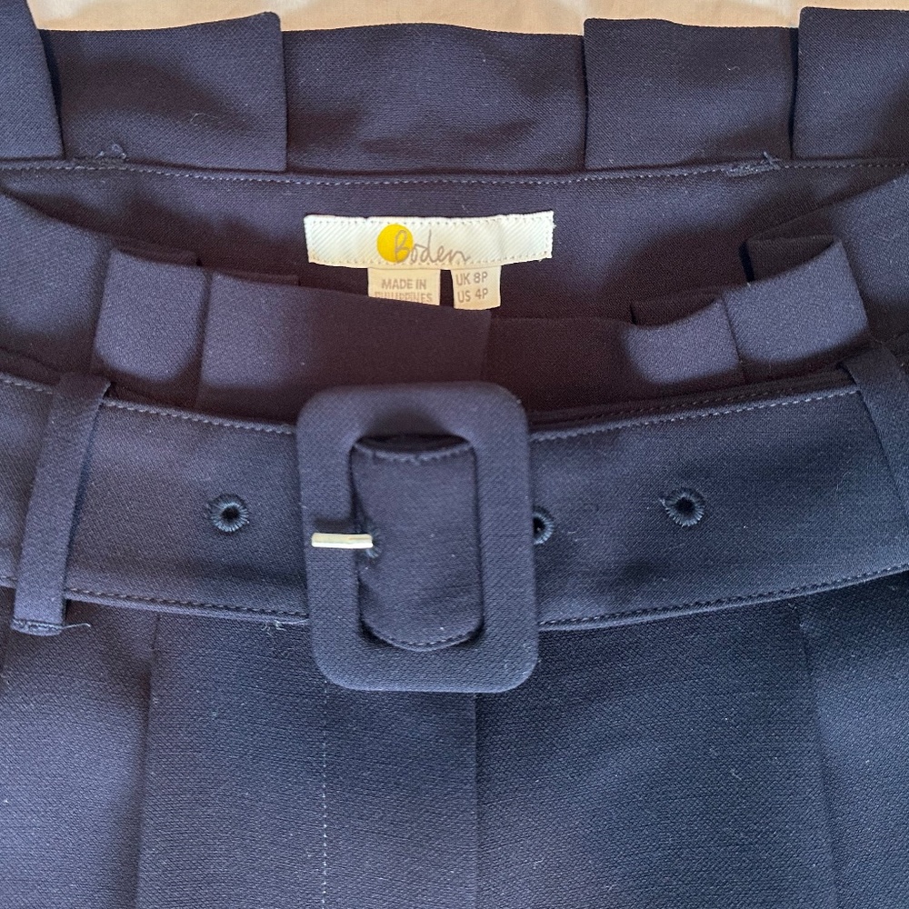 Boden Powis Paperbag Waist Wide-leg Trousers size 4P in Navy EUC